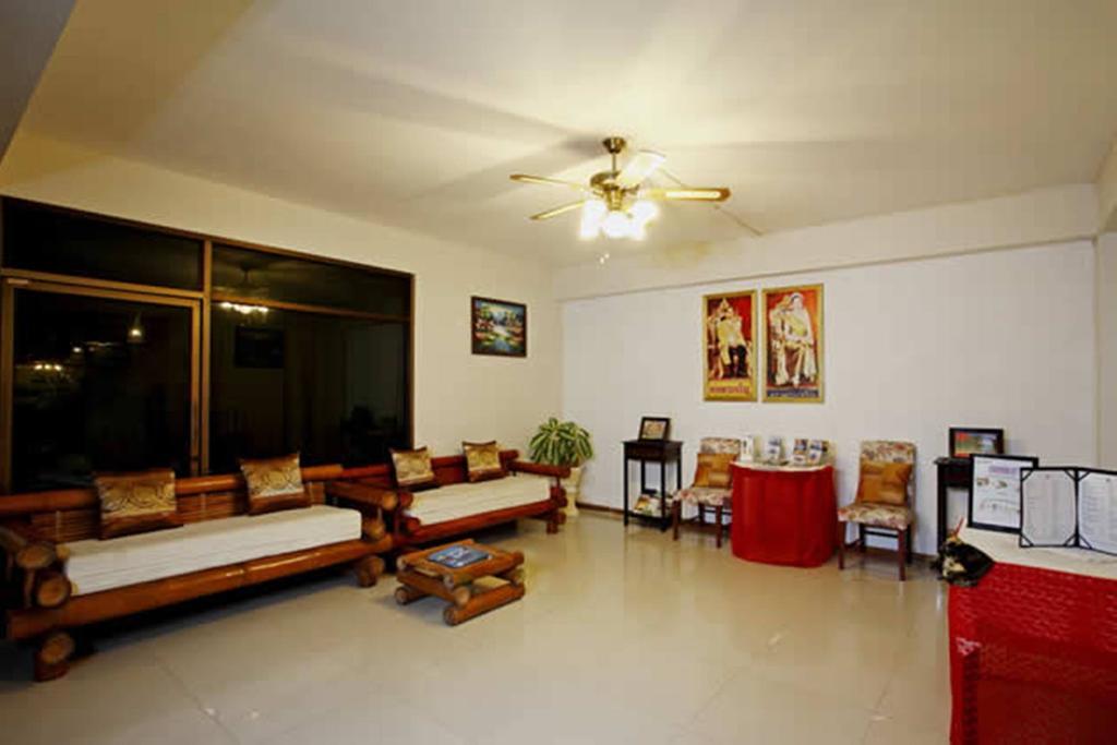Bamboo Beach Hotel & Spa Patong Exterior foto